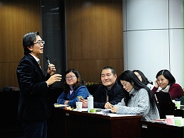 建立标准化操作规范和制度